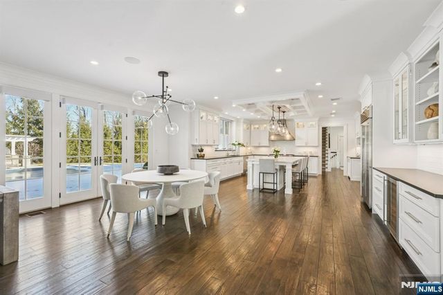 4 Mill Brook Lane, Franklin Lakes, NJ 07417