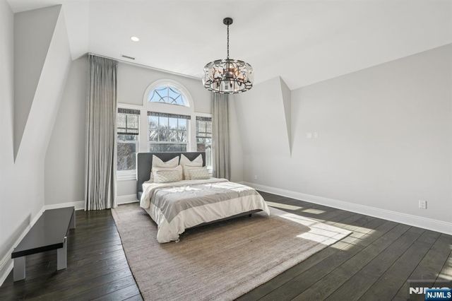 4 Mill Brook Lane, Franklin Lakes, NJ 07417