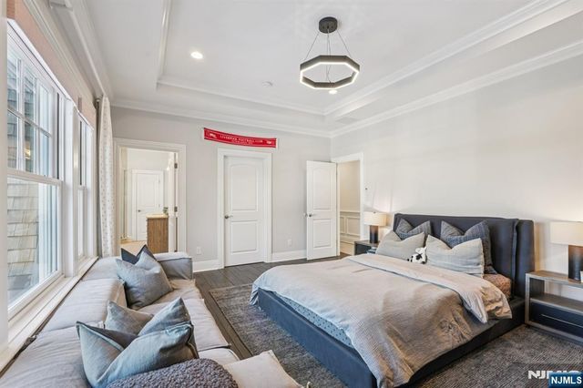 4 Mill Brook Lane, Franklin Lakes, NJ 07417