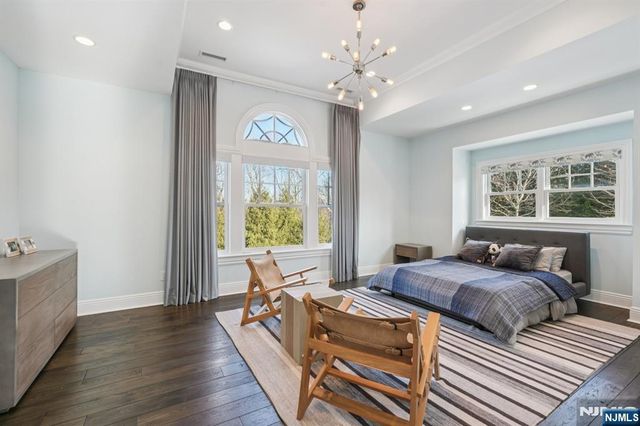 4 Mill Brook Lane, Franklin Lakes, NJ 07417