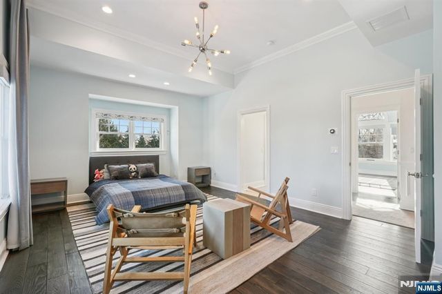 4 Mill Brook Lane, Franklin Lakes, NJ 07417