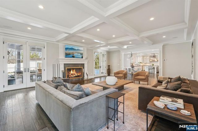 4 Mill Brook Lane, Franklin Lakes, NJ 07417