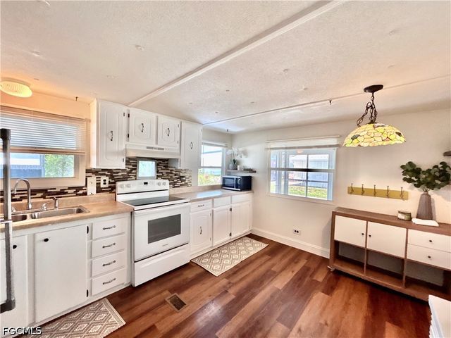 3584 Celestial WAY, North Fort Myers, FL 33903
