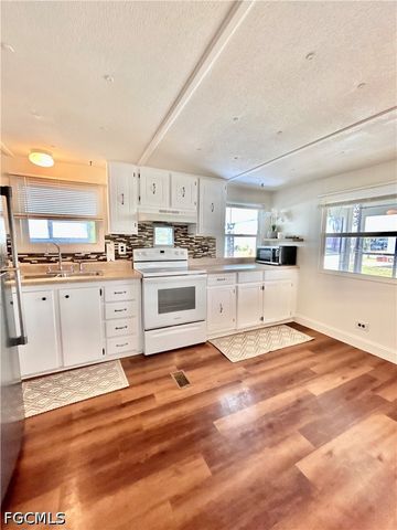 3584 Celestial WAY, North Fort Myers, FL 33903