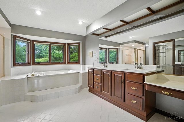 7392 Wheatland Meadow Court, West Chester, OH 45069