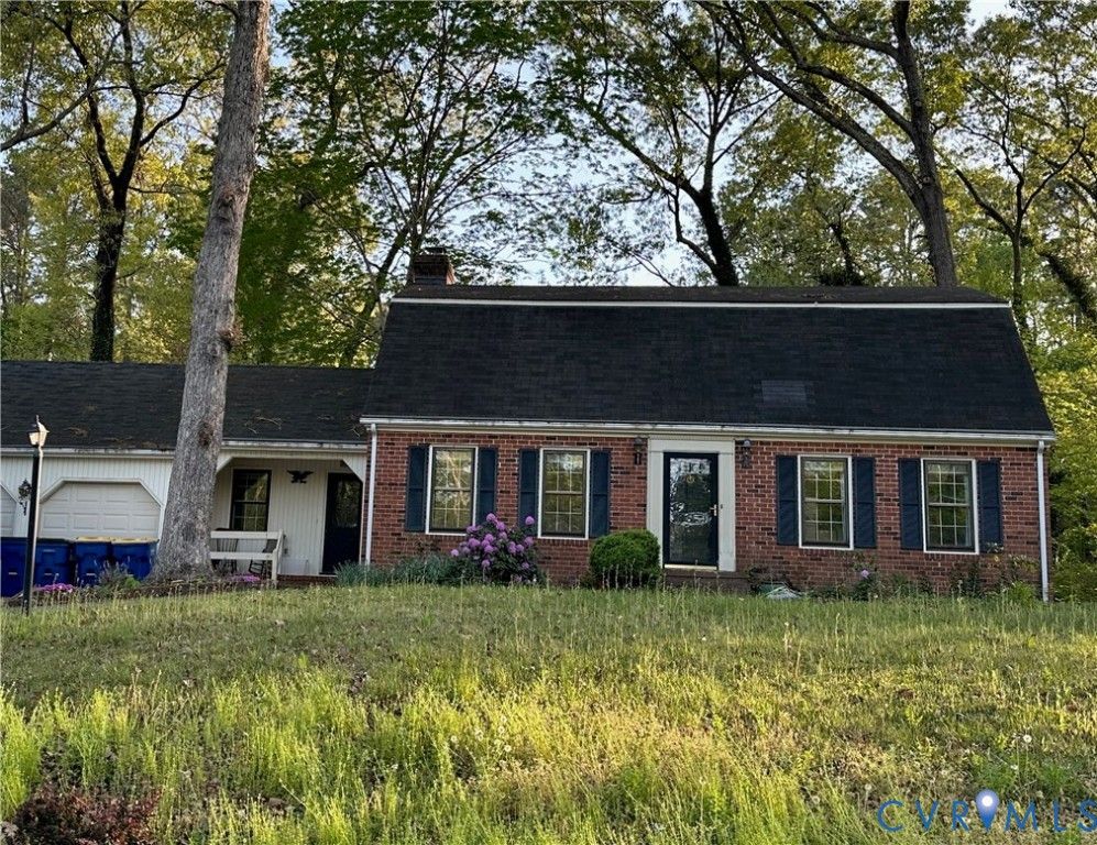 4613 Crossgate Rd, Chester, VA 23831