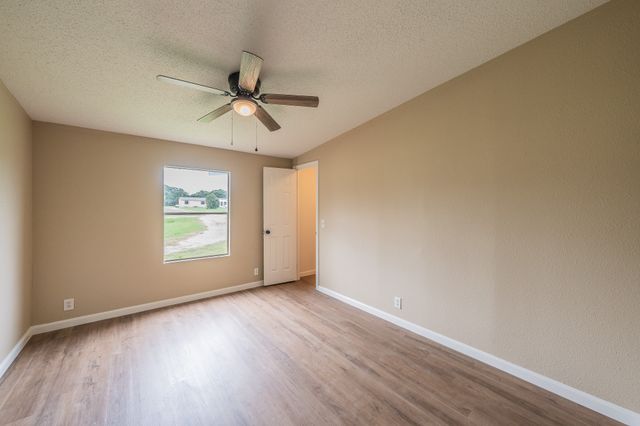 153 Clay Court, Springtown, TX 76082