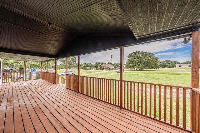 153 Clay Court, Springtown, TX 76082