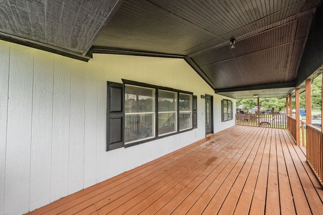 153 Clay Court, Springtown, TX 76082