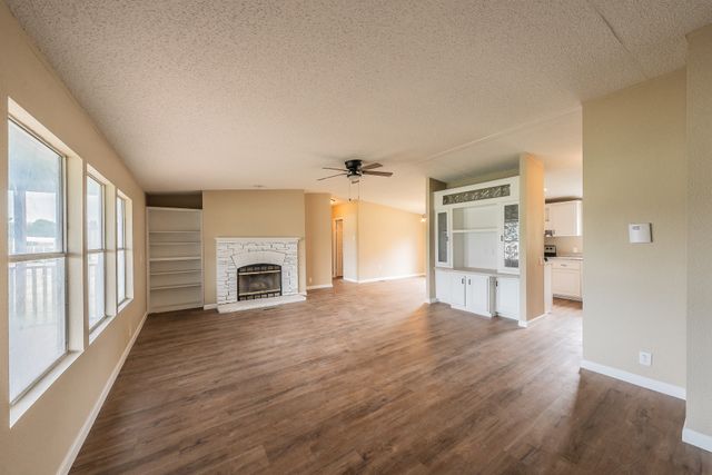 153 Clay Court, Springtown, TX 76082