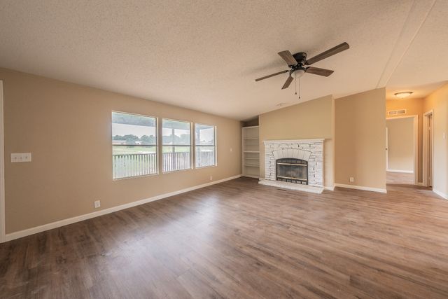 153 Clay Court, Springtown, TX 76082