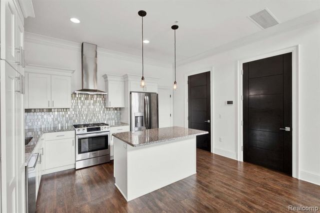 441 S Eton, Birmingham, MI 48009