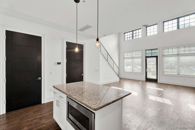 441 S Eton, Birmingham, MI 48009