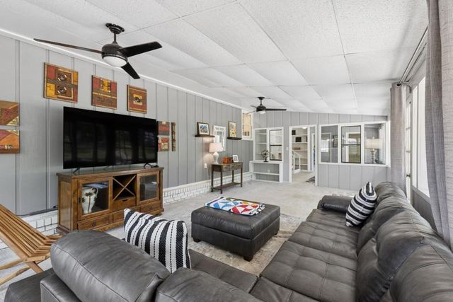 1811 Old Lost Mountain Road, Powder Springs, GA 30127