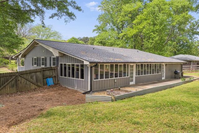 1811 Old Lost Mountain Road, Powder Springs, GA 30127