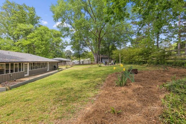 1811 Old Lost Mountain Road, Powder Springs, GA 30127