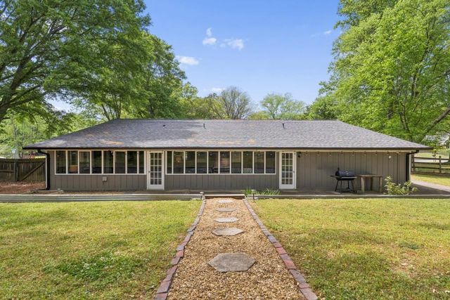 1811 Old Lost Mountain Road, Powder Springs, GA 30127
