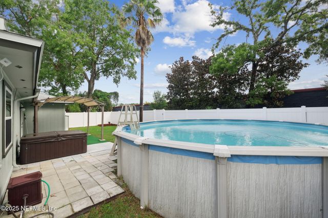 8623 CHARLESGATE Circle N, Jacksonville, FL 32244
