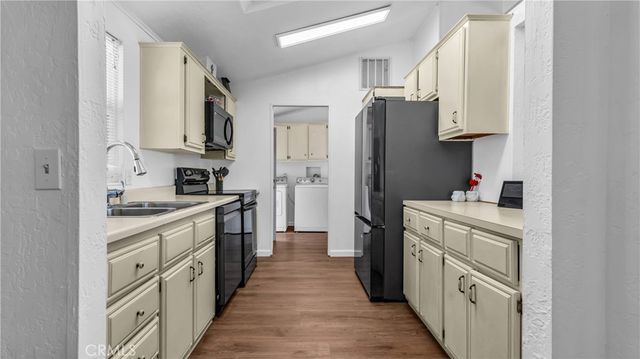 783 Molokai, Thermal, CA 92274
