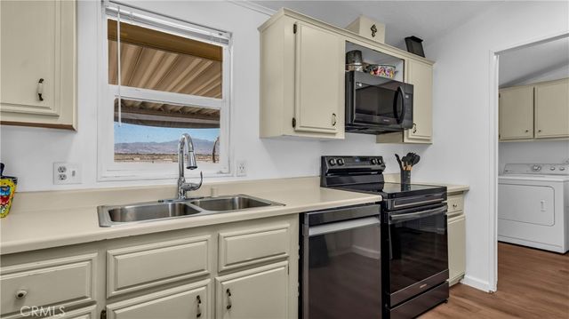 783 Molokai, Thermal, CA 92274
