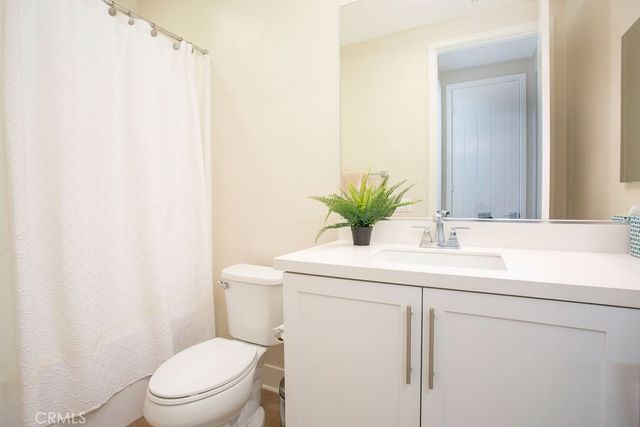 233 Follyhatch, Irvine, CA 92618