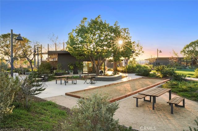 233 Follyhatch, Irvine, CA 92618