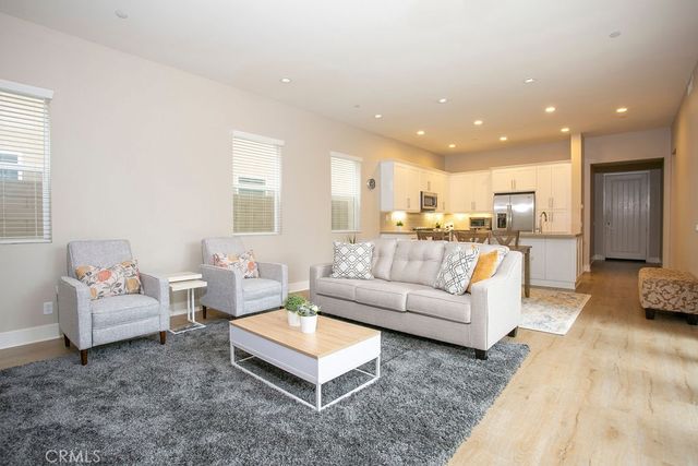 233 Follyhatch, Irvine, CA 92618
