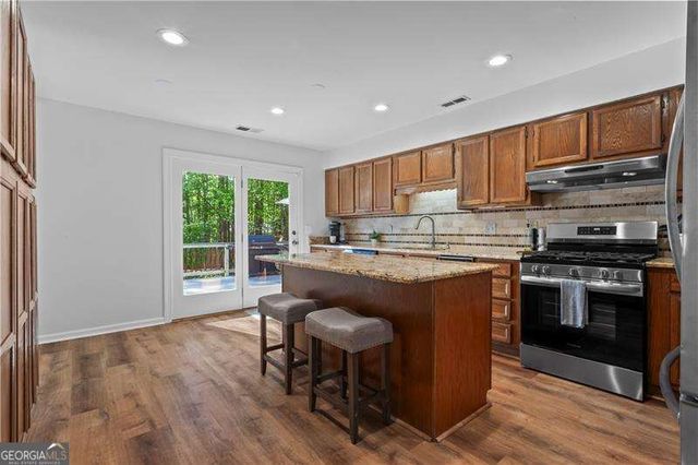 245 E Creek Circle, Roswell, GA 30076