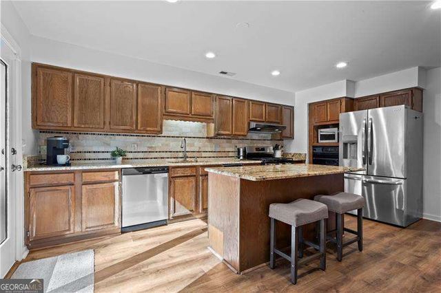 245 E Creek Circle, Roswell, GA 30076