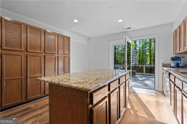 245 E Creek Circle, Roswell, GA 30076