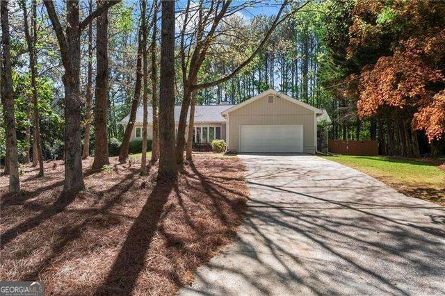 245 E Creek Circle, Roswell, GA 30076
