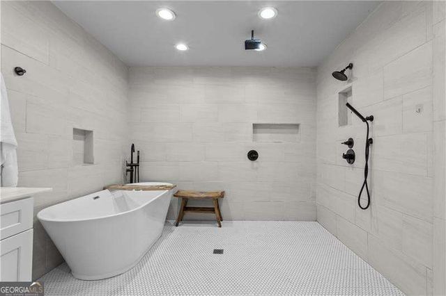 245 E Creek Circle, Roswell, GA 30076