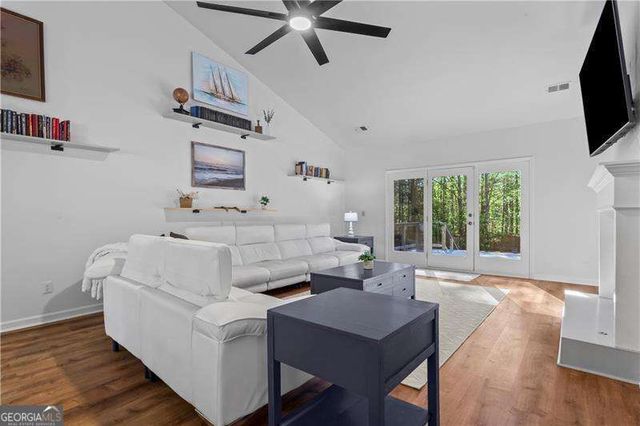 245 E Creek Circle, Roswell, GA 30076