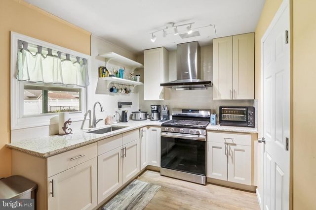 248 N OXFORD VALLEY RD, Fairless Hills, PA 19030