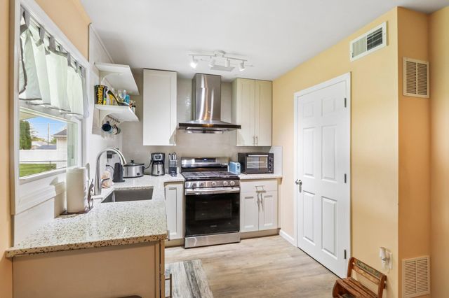 248 N OXFORD VALLEY RD, Fairless Hills, PA 19030