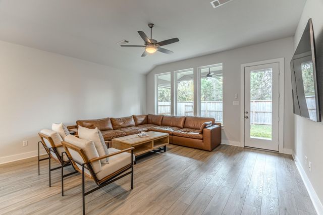 933 Cortez Creek Drive, Conroe, TX 77304