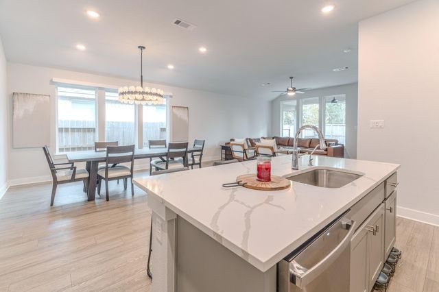 933 Cortez Creek Drive, Conroe, TX 77304