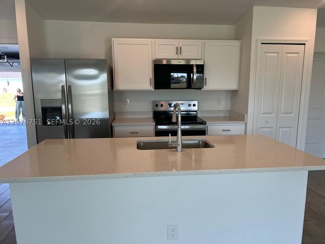 1407 NW 17th Pl, Cape Coral, FL 33993