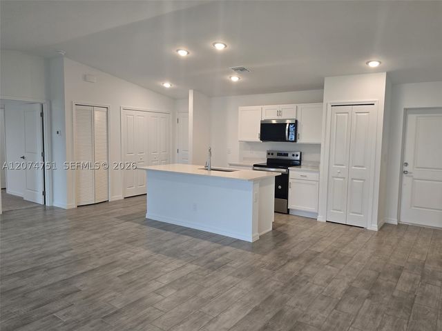 1407 NW 17th Pl, Cape Coral, FL 33993