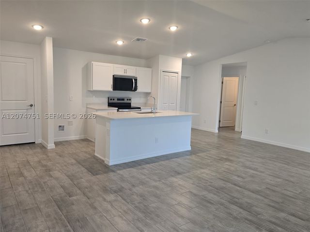 1407 NW 17th Pl, Cape Coral, FL 33993