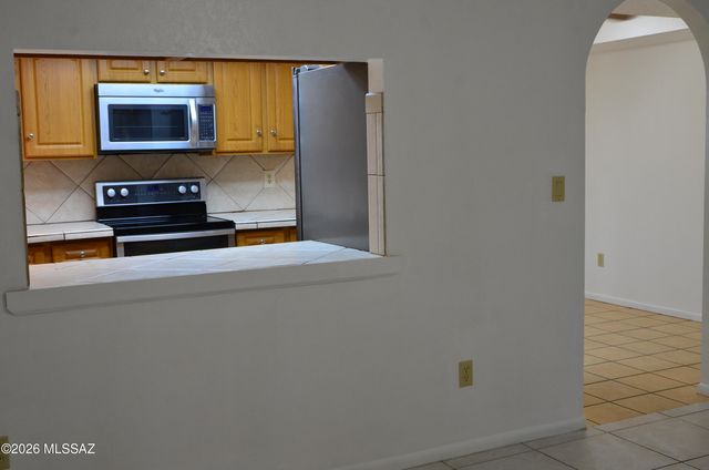 7601 E Rio Verde Drive, Tucson, AZ 85715