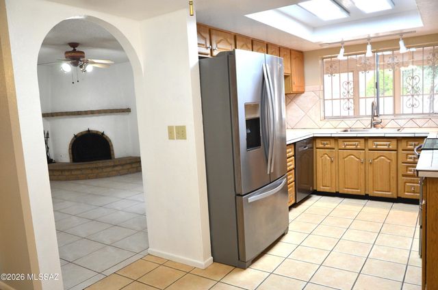 7601 E Rio Verde Drive, Tucson, AZ 85715