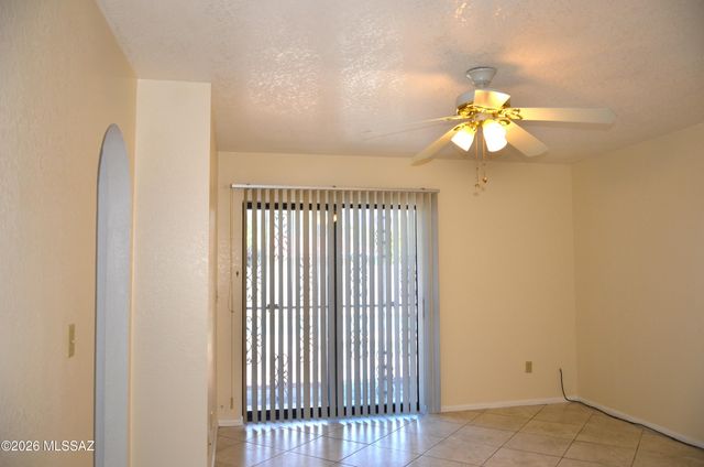 7601 E Rio Verde Drive, Tucson, AZ 85715