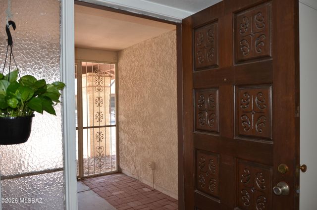 7601 E Rio Verde Drive, Tucson, AZ 85715