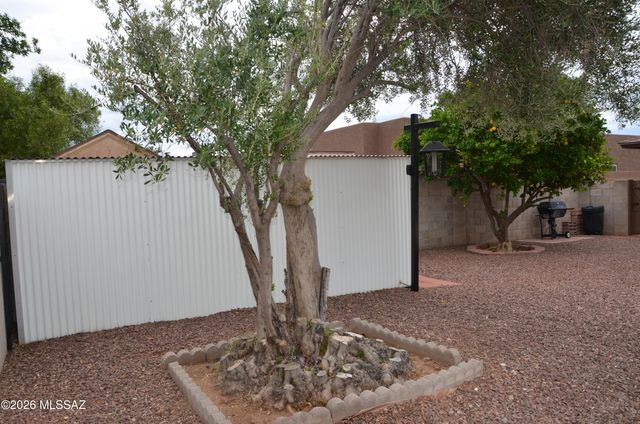 7601 E Rio Verde Drive, Tucson, AZ 85715
