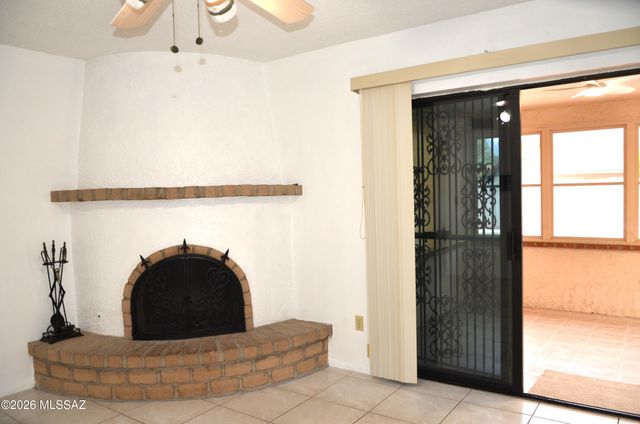 7601 E Rio Verde Drive, Tucson, AZ 85715