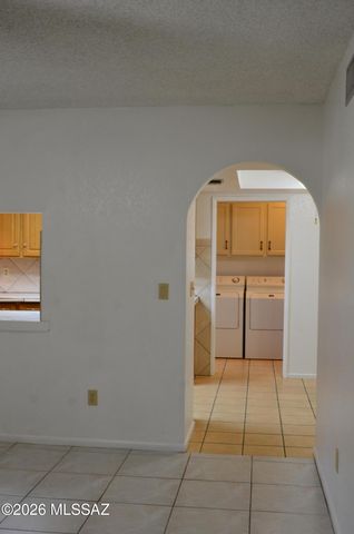 7601 E Rio Verde Drive, Tucson, AZ 85715