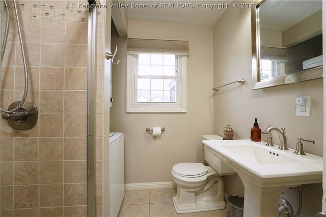 3808 Washington Avenue Se, Charleston, WV 25304