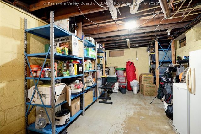3808 Washington Avenue Se, Charleston, WV 25304