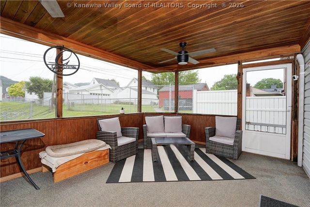 3808 Washington Avenue Se, Charleston, WV 25304